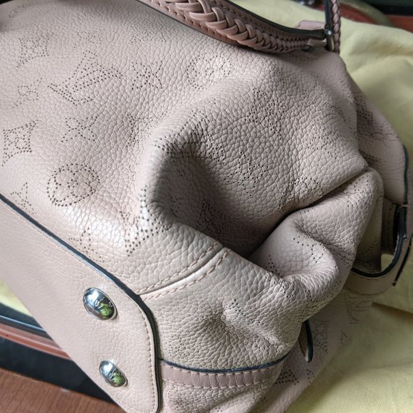 Auth Louis Vuitton Asteria Handbag Mahina Leather - Picture 6 of 12